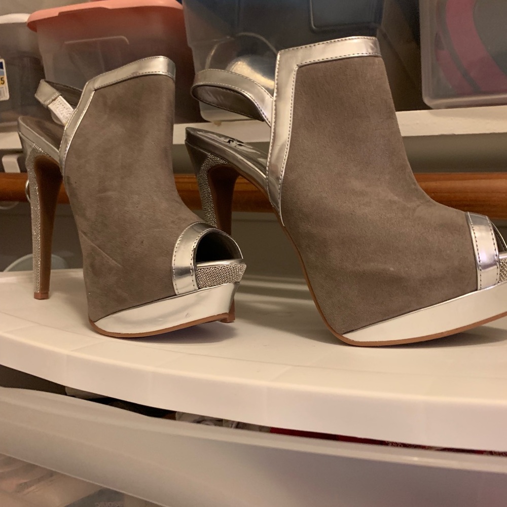 Jessica Simpson open toe Heels